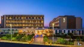 I RESORT BEACH HOTEL & SPA