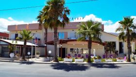 TRITON GARDEN HOTEL