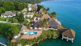 CHUINI BEACH LODGE