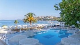 LADONIA LUNA BEACH