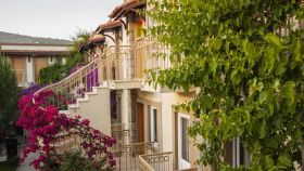 Moonshine hotels & suites