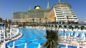 DELPHIN IMPERIAL