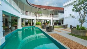 Hibiscus Beach Hotel