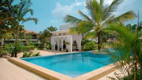 AHG HISIA NUNGWI EXPERIENCE HOTEL