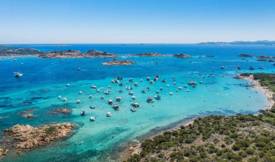 Почивка в тюркоазена Сардиния - полет от Варна
