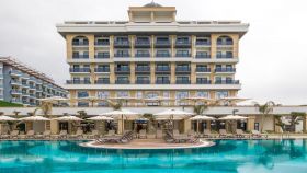 Serenity Queen Hotel Lux