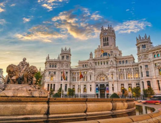 Перлите на Барселона, Бордо и Мадрид с полет от Варна