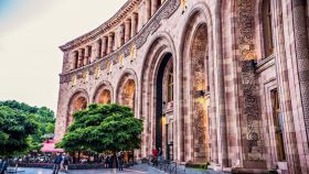 Настаняване по програмата