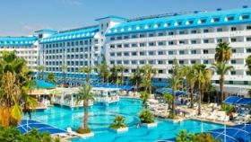CRYSTAL ADMIRAL RESORT
