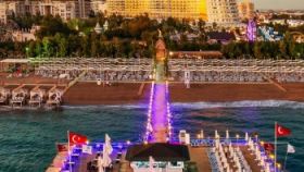 DELPHIN IMPERIAL LARA