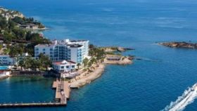 LE BLEU HOTEL & RESORT