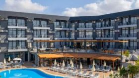 CLOVER MAGIC PARK SIDE HOTEL