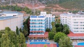 BLUE FISH HOTEL