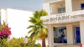 CLUB SHARK HOTEL