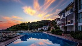 TROPICAL SUITES BY SERTIL