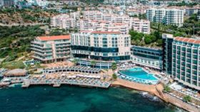CHARISMA DE LUXE HOTEL