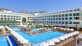 KARMIR RESORT & SPA